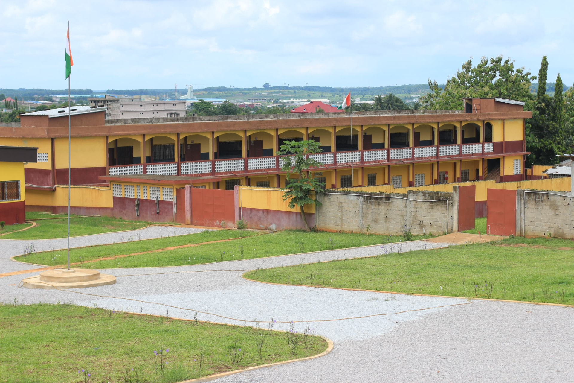 Bâtiment du primaire — Complexe Scolaire La Providence de Don Orione, Bonoua